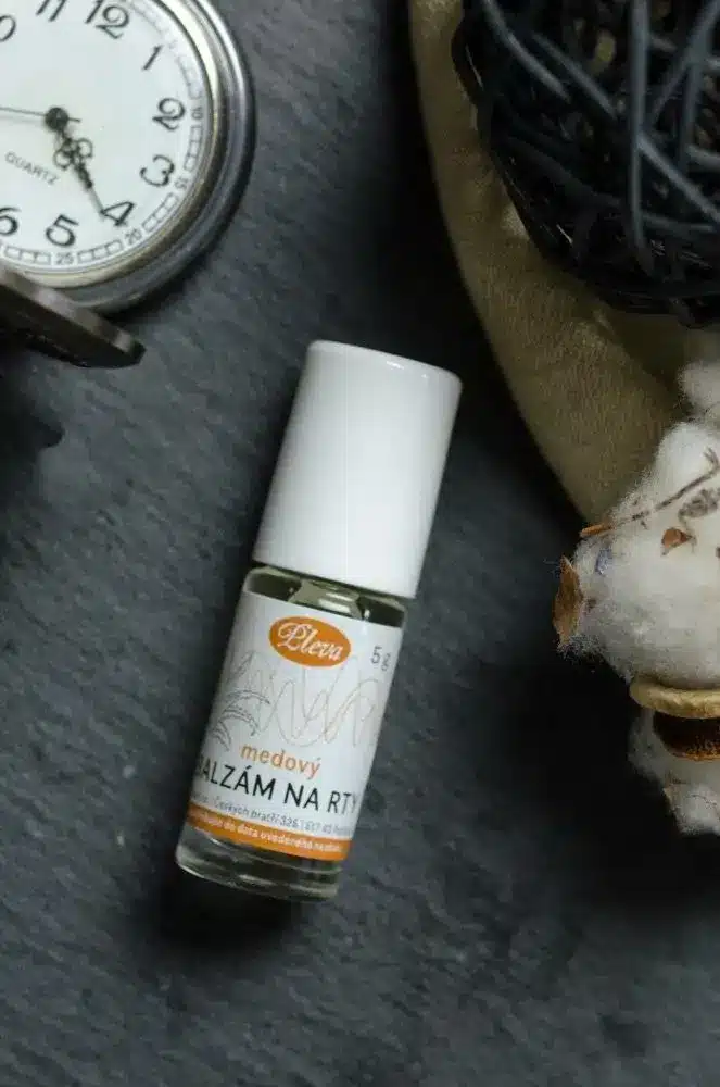 Medový balzám na rty - kulička